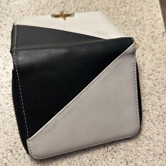 Pour La Victoire black and white zip wallet - Picture 4 of 4